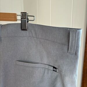 NWT Travis Mathew Gray Stretch Flat Front Golf Chino Dorado Shorts Mens 42x10